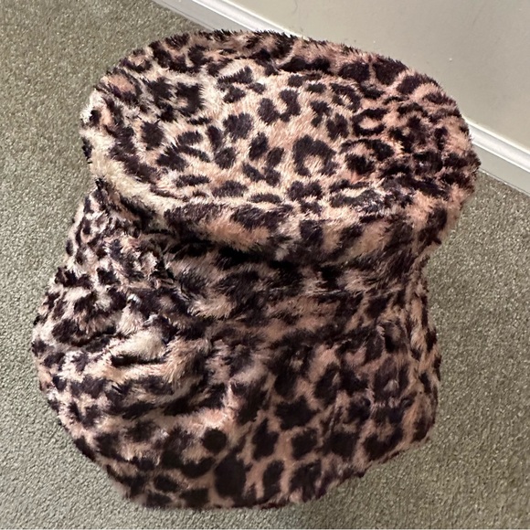 🔥 Vintage Leopard Print Faux Fur Hat - Picture 4 of 6